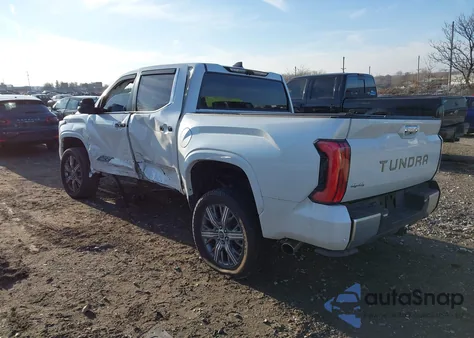 2024 Toyota Tundra Hybrid Capstone 4Wd z USA, uszkodzony, nr VIN 5TFVC5DB2RX047444
